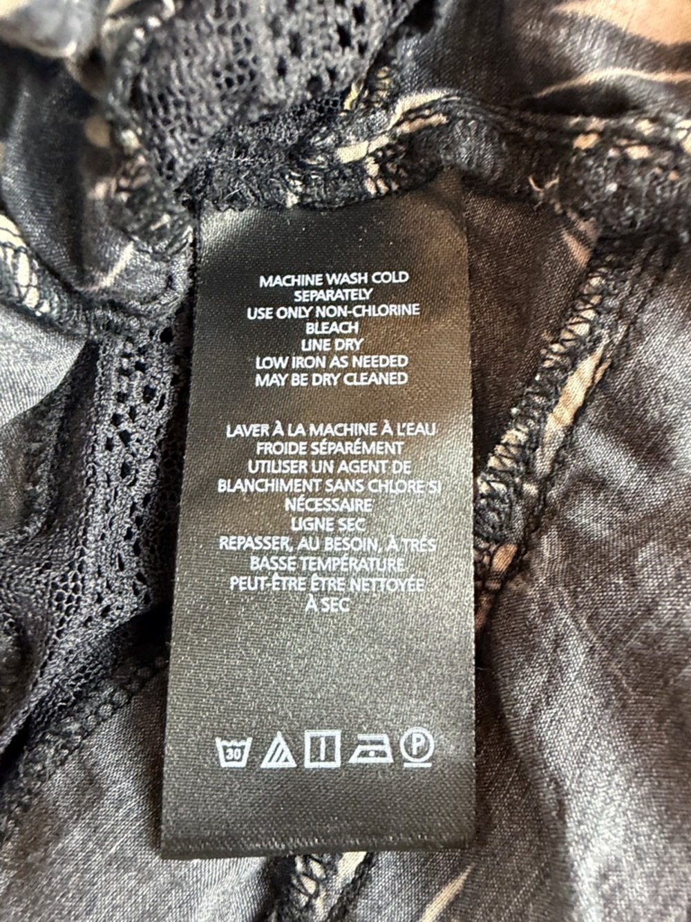 By Anthropologie V-Neck Ruffled Blouse Black Motif Women’s XXS - Picture 12 of 13